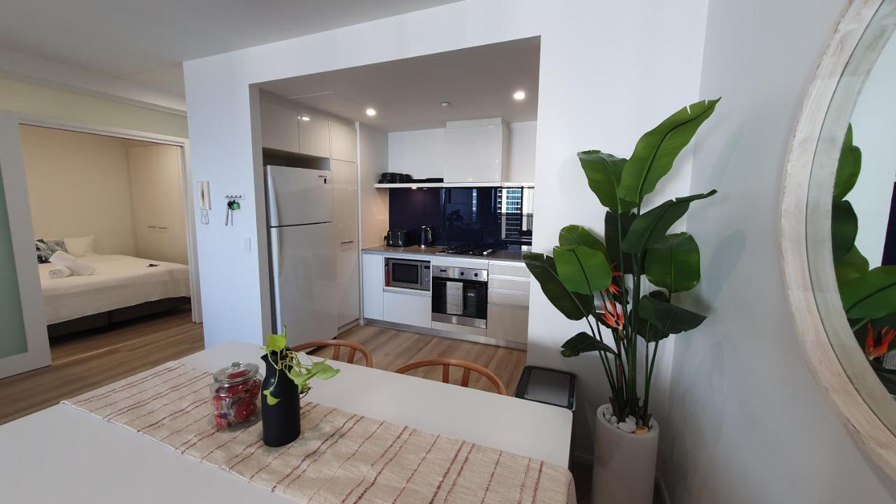 Apartment Oceanview Oasis 2br - 5mins To - Family Gold Coast