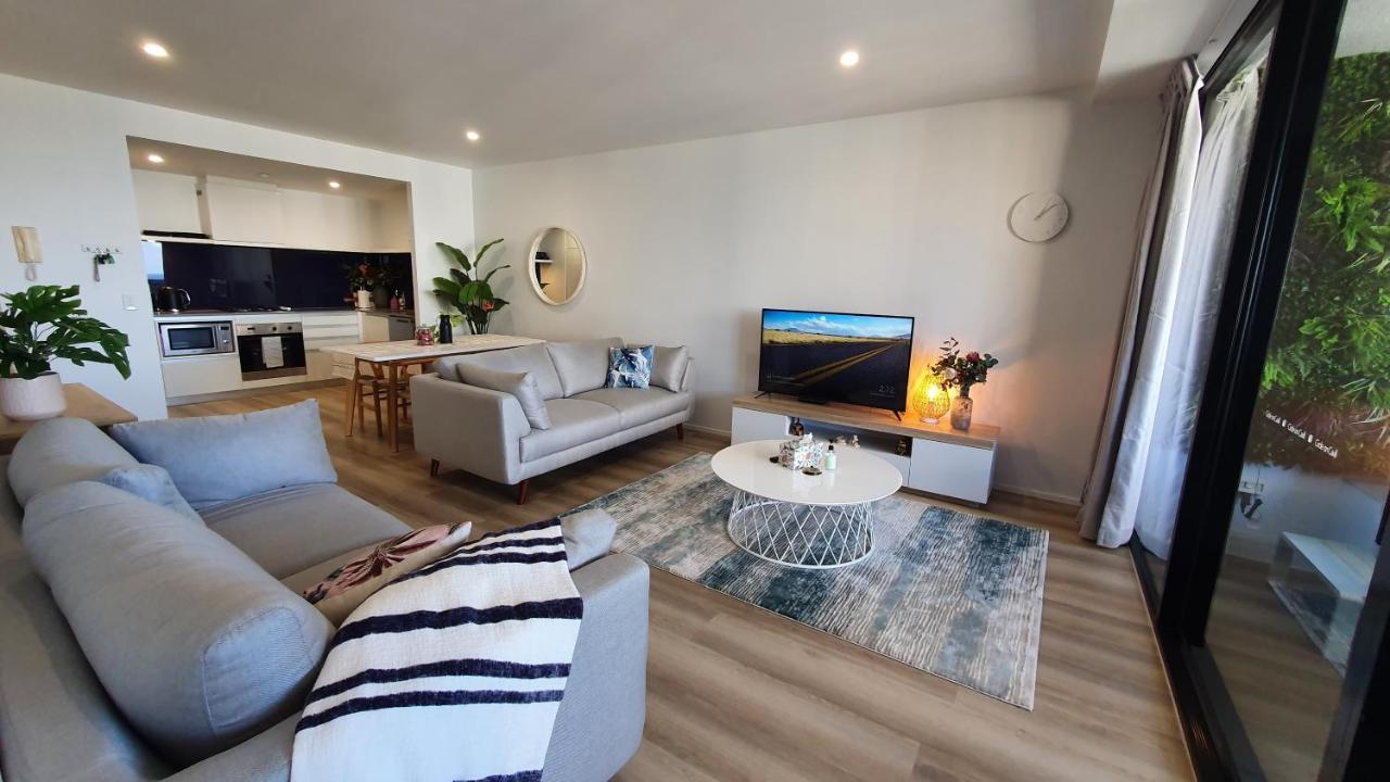 Oceanview Oasis 2br - 5mins To - Family Apartment Gold Coast